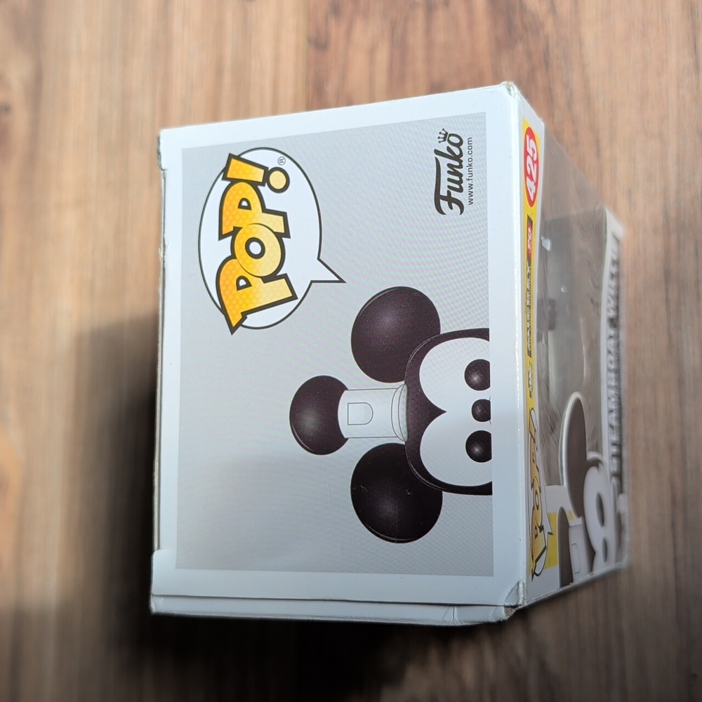 Funko Pop Mickey 90 Years Steamboat Willie 425 - Picture 5 of 6